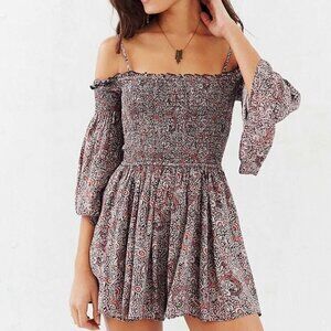 Urban Outfitters‎ Ecote Lula Off-The-Shoulder Smocked Romper Womens Size M